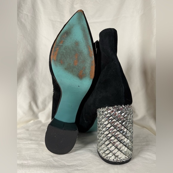 Betsey Johnson Gemma Black Suede Rhinestone Ankle Booties 10M - Picture 7 of 9